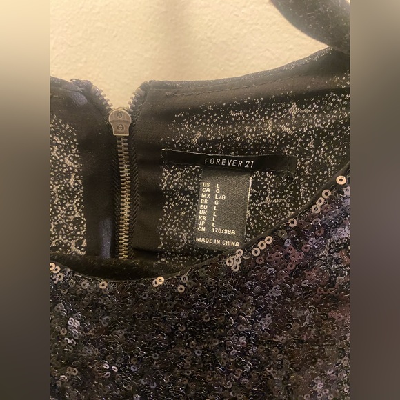 Black sequin sleeveless top - Picture 2 of 3